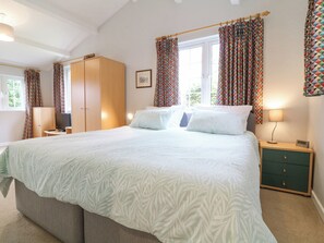 3 makuuhuonetta, yksilöllisesti sisustettu, yksilöllisesti kalustettu