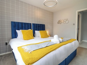 7 bedrooms, individually decorated, individually furnished, free WiFi - The Bullseye (Stonehouse)