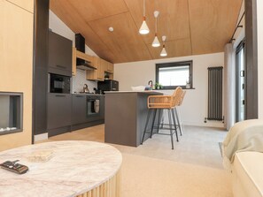 Kühlschrank, Geschirrspüler, Wasserkocher, Toaster