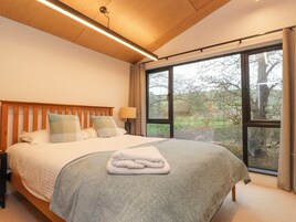 3 habitaciones, decoración personalizada y muebles diferentes 