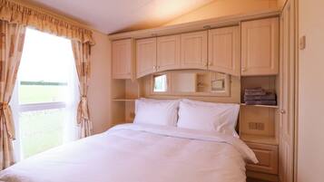 2 bedrooms, individually decorated, individually furnished, free WiFi