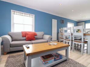 Living area - Flat 2 Niles Place (Padstow)