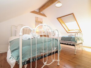 3 bedrooms, individually decorated, individually furnished, free WiFi