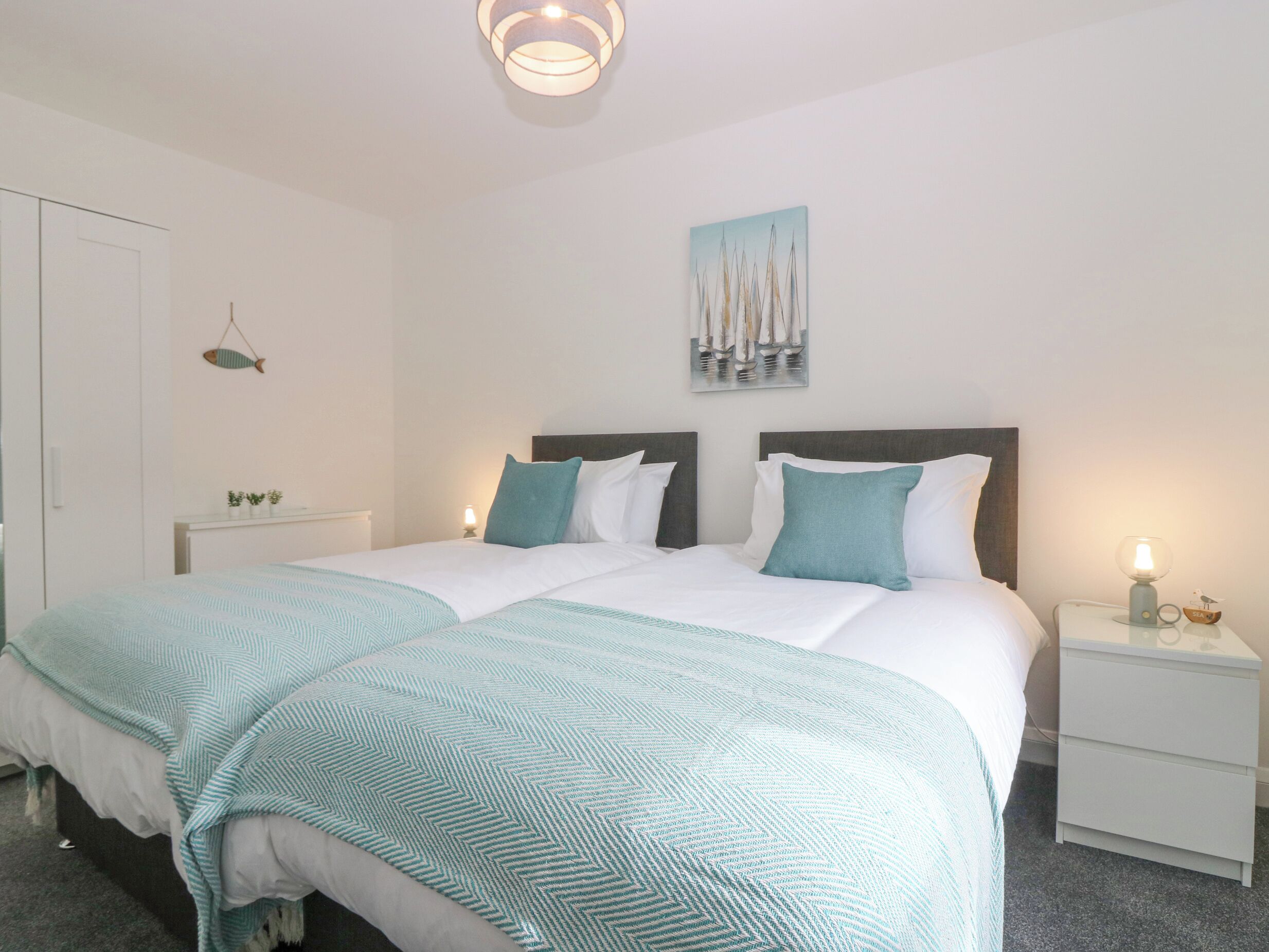 2 bedrooms, individually decorated, individually furnished, free WiFi