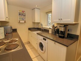 Refrigerador, lavavajillas, tetera/pava eléctrica, tostadora