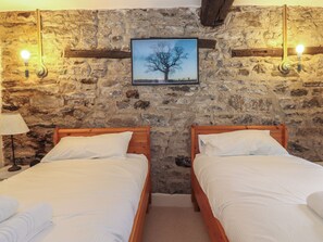 4 bedrooms, individually decorated, individually furnished, free WiFi - Beckside Hall (Carnforth)