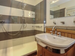 Shower - Beckside Hall (Carnforth)