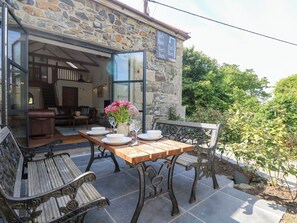 Unclassified image, 4 of 27, button - Joes Barn (Helston)