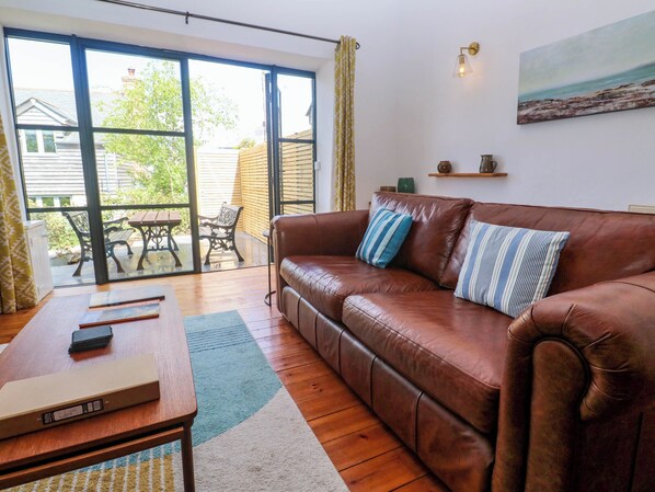 Cottage | Living area