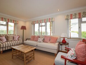 Living area - 6 Trelawney Court (Wadebridge)