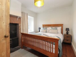 2 bedrooms, individually decorated, individually furnished, free WiFi