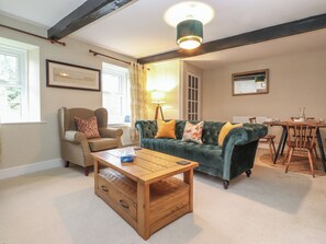 Living area - Ash Tree Cottage (Brampton)