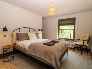 4 habitaciones, decoración personalizada y muebles diferentes 