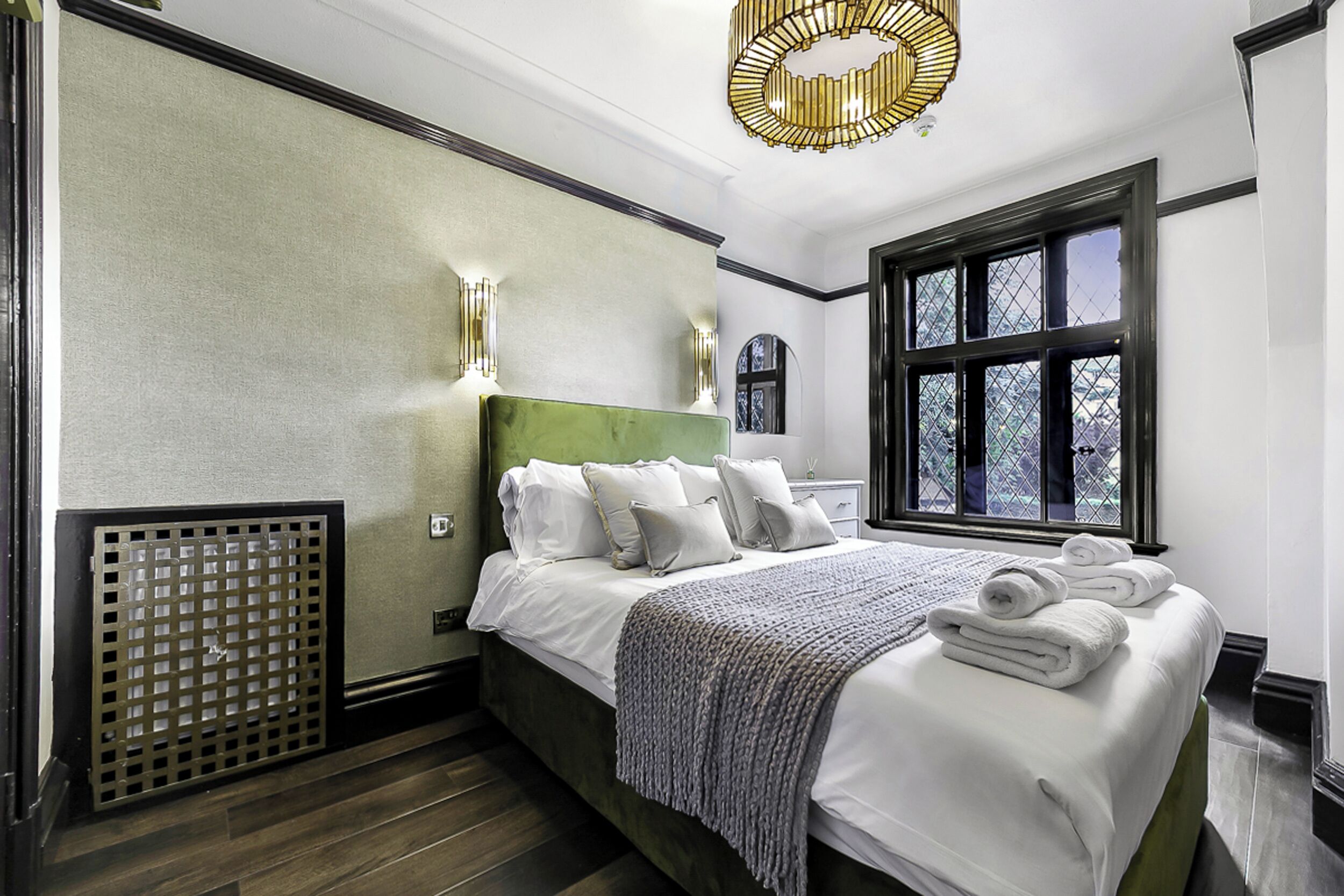 12 kamar tidur dan didekorasi berbeda-beda