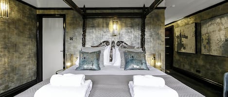 12 bedrooms, individually decorated, individually furnished, free WiFi
