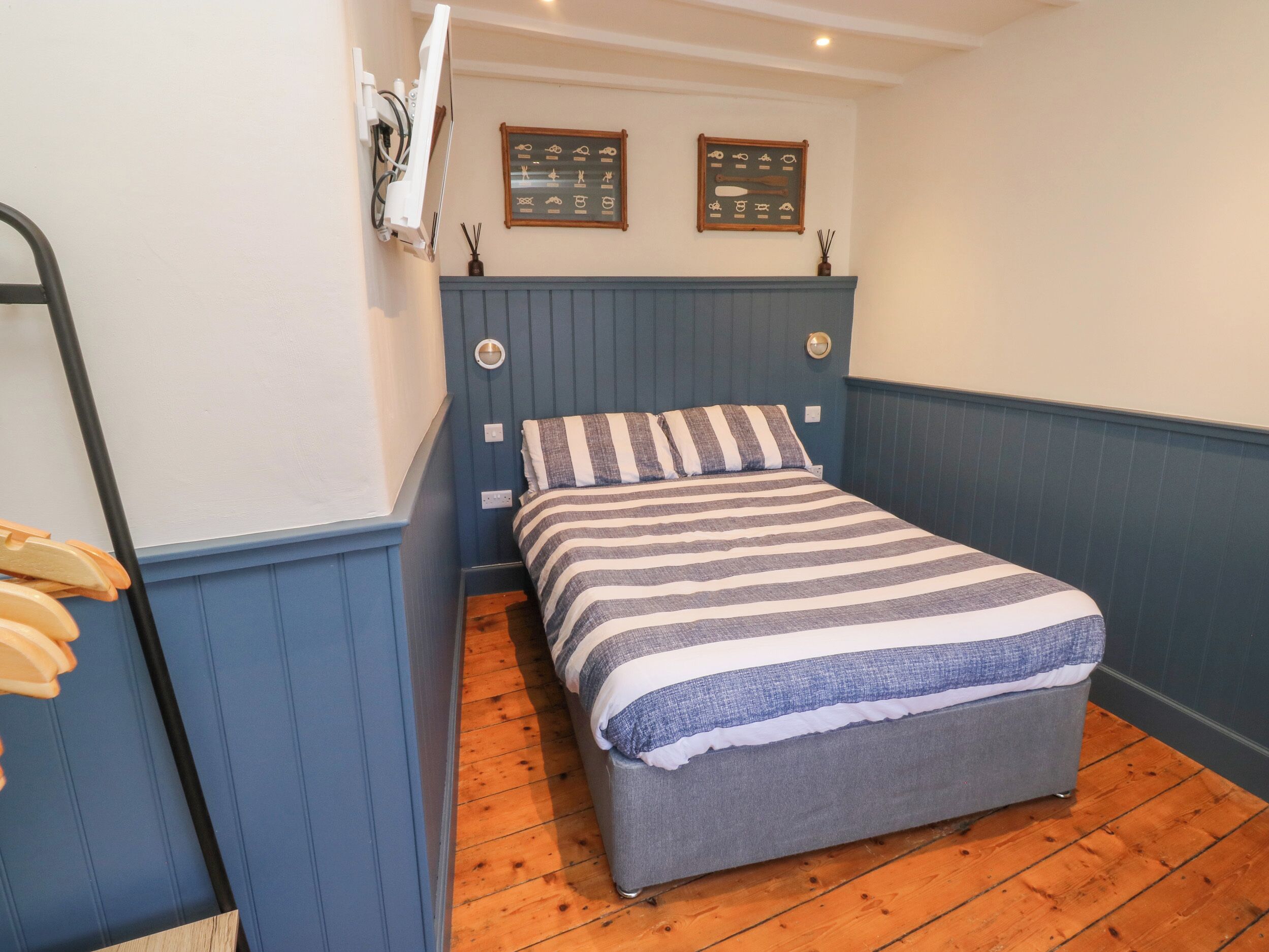 2 bedrooms, individually decorated, individually furnished, free WiFi