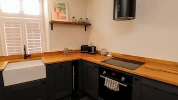 Fridge, dishwasher, electric kettle, toaster