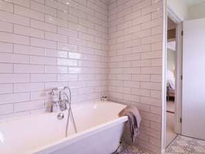 Shower - The Farmhouse (Clacton-on-Sea)