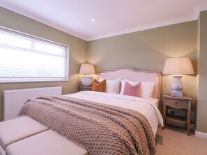 4 bedrooms, individually decorated, individually furnished, free WiFi