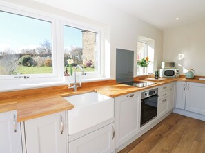 Dishwasher, cookware/dishes/utensils