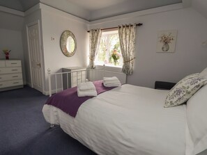 3 bedrooms, individually decorated, individually furnished, free WiFi - The Barn @ The Elms (Telford)