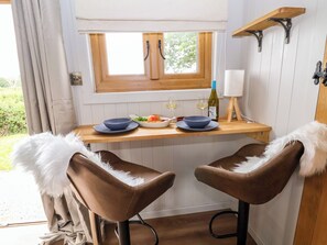 Dining - Cariad Mawr (Rhyl)