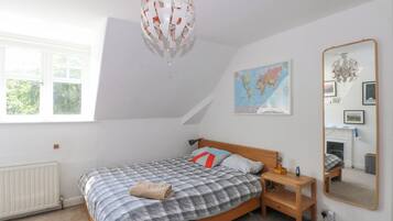 6 bedrooms, individually decorated, individually furnished, free WiFi