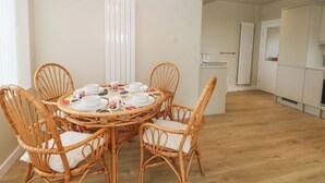 Dining - Belle Vue (Stoke-on-Trent)