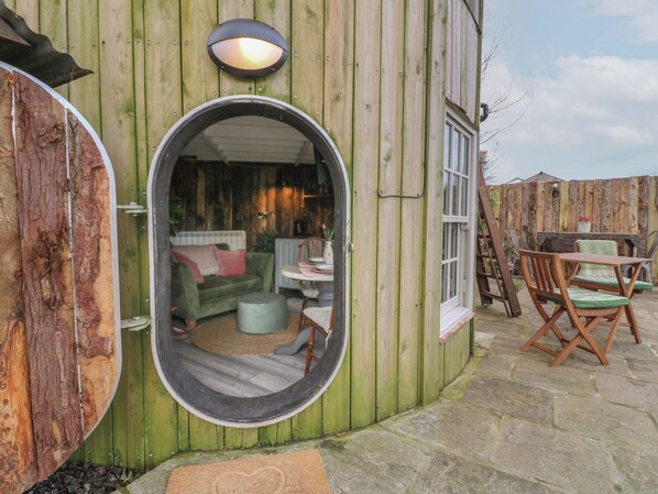 Outdoor dining - The Lazy Squire by The Water (Rugeley)
