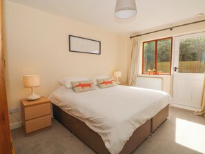 3 makuuhuonetta, yksilöllisesti sisustettu, yksilöllisesti kalustettu