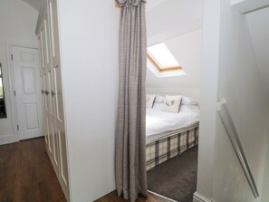 3 bedrooms, individually decorated, individually furnished, free WiFi