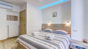 4 chambres, fer et planche à repasser, Wi-Fi gratuit, draps fournis
