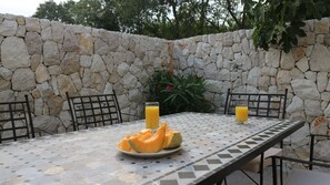 Outdoor dining - Villa Green Residence by Villas Guide (Tribalj)