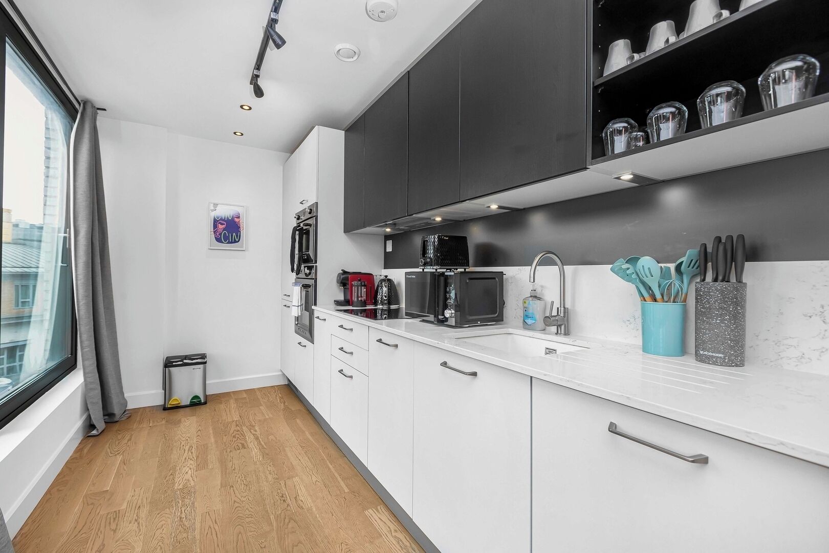 Coffee/tea maker, fridge, microwave, oven