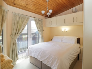 3 habitaciones, decoración personalizada y muebles diferentes