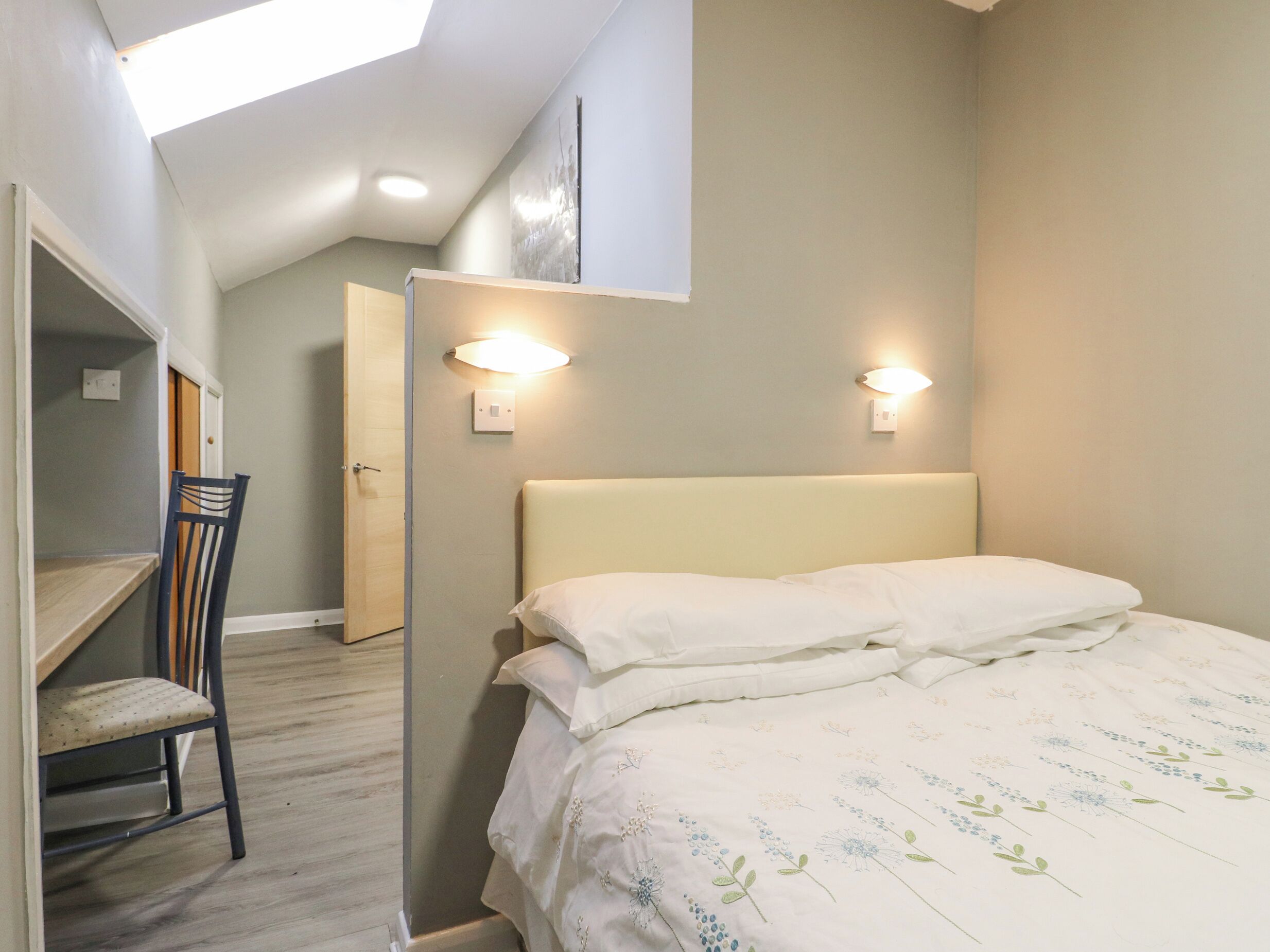 6 kamar tidur dan didekorasi berbeda-beda