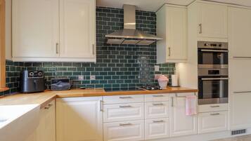 Fridge, dishwasher, electric kettle, toaster