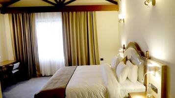 Superior Room | Desk, free WiFi