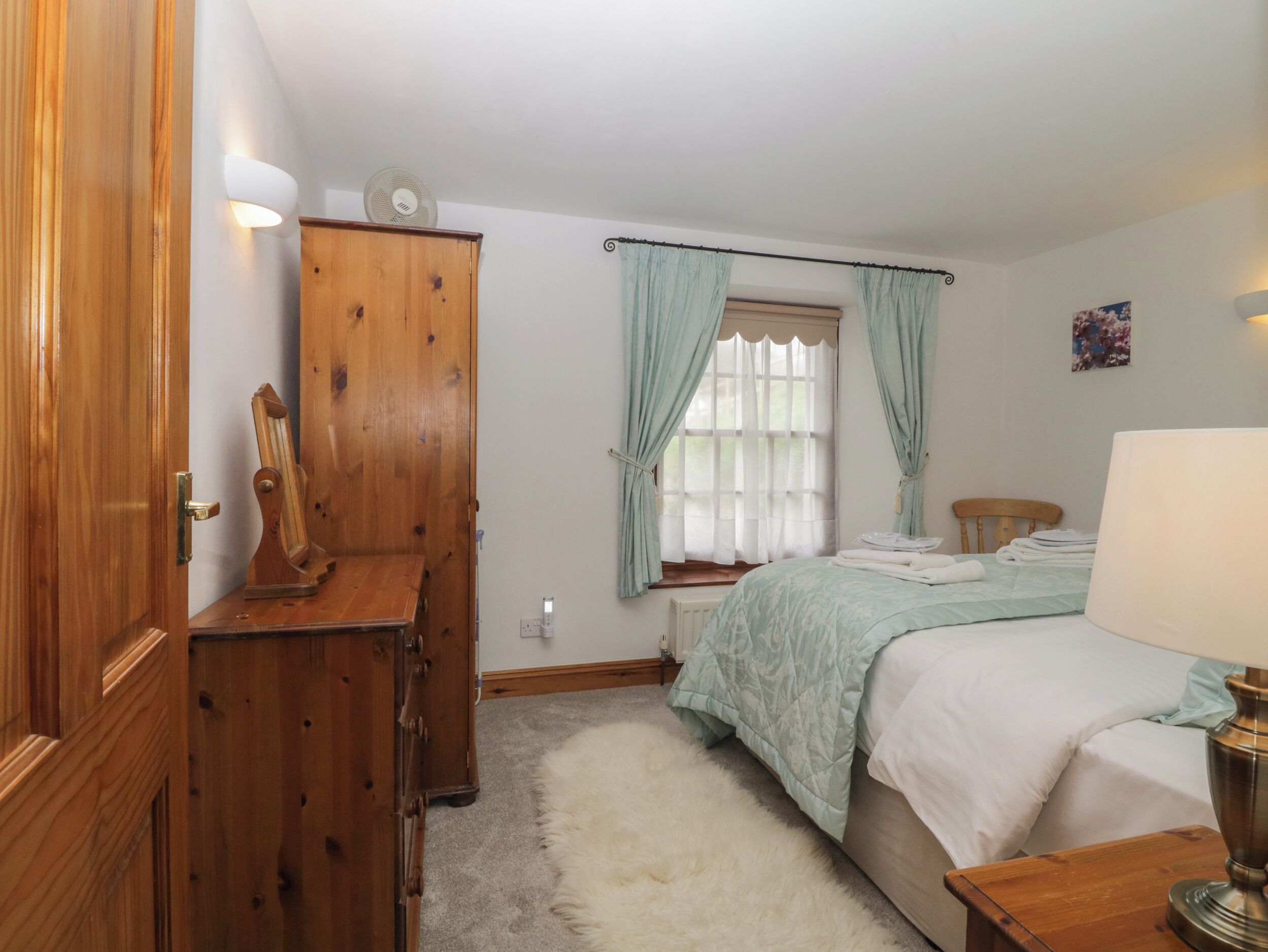 2 bedrooms, individually decorated, individually furnished, free WiFi