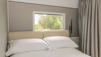 1 bedroom, individually decorated, individually furnished, free WiFi