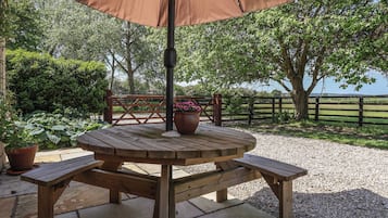 Cottage | Outdoor dining