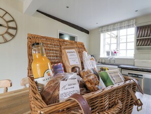 Dining - Knights Farm (Ipswich)