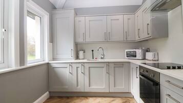 Fridge, dishwasher, electric kettle, toaster