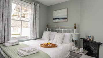 2 bedrooms, individually decorated, individually furnished, free WiFi