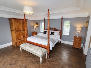 6 bedrooms, individually decorated, individually furnished, free WiFi - The Manor House Skerry Vore (Llandudno Junction)