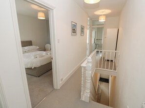 3 habitaciones, decoración personalizada y muebles diferentes 