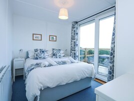 2 habitaciones, decoración personalizada y muebles diferentes 