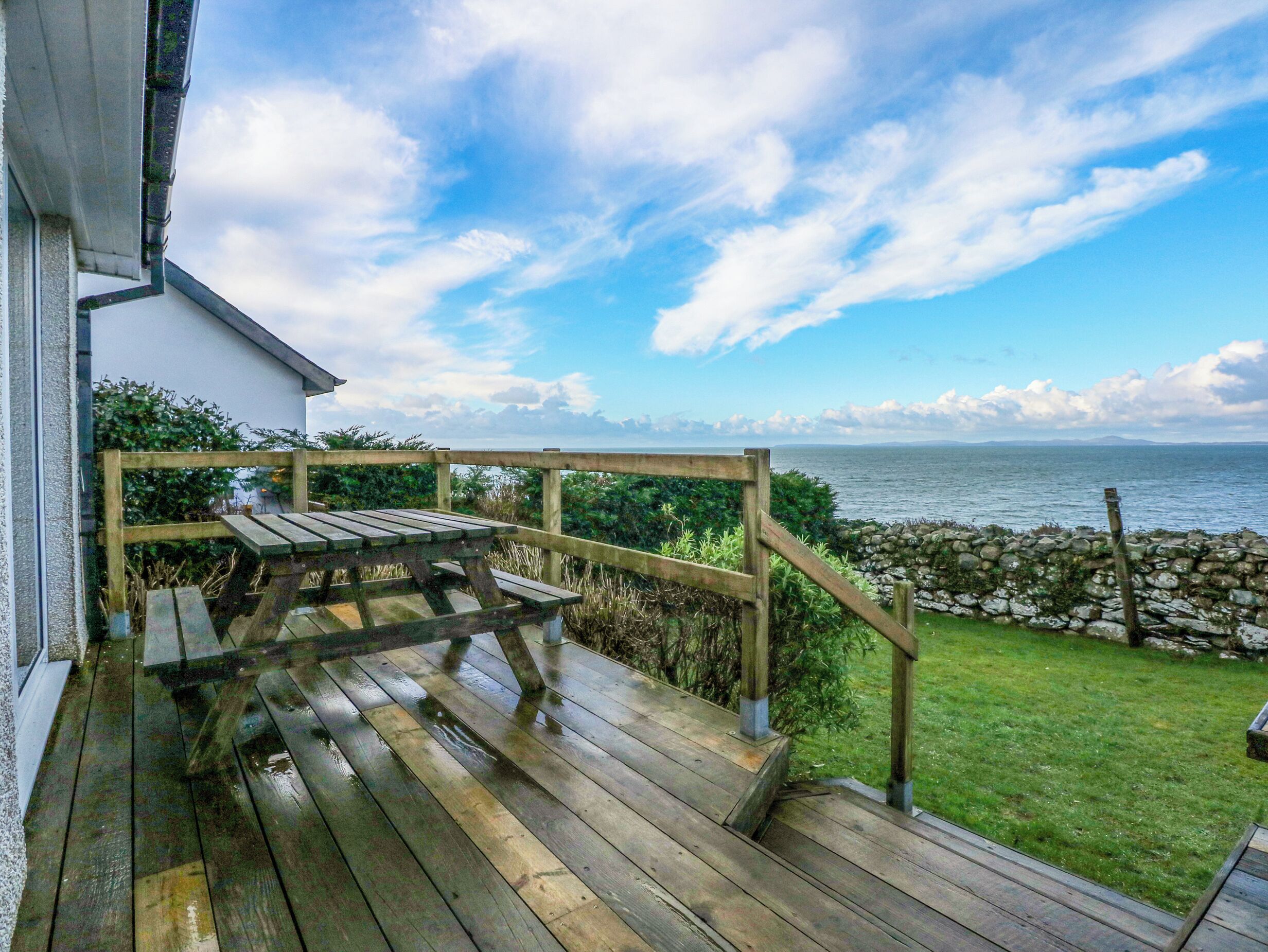 Tempat makan outdoor