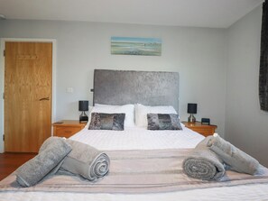 2 bedrooms, individually decorated, individually furnished, free WiFi - Apartment 2 (Newquay)