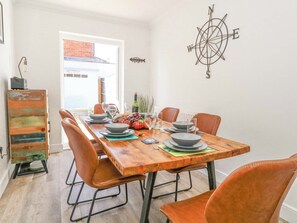 Dining - Plain Sailing (Weymouth)